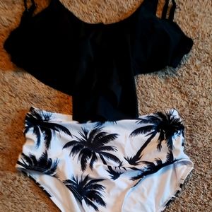 Two piece swim suit size large new with out tags